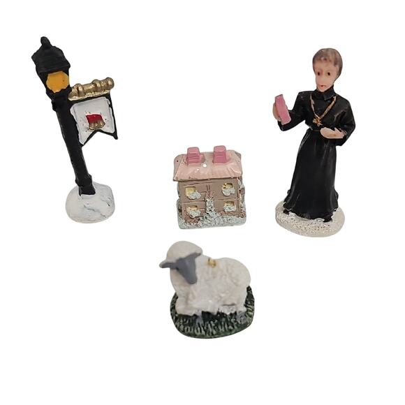 Lot of 10 Vintage Christmas Village Pieces Festive Holiday Figurine Collection - Picture 3 of 7